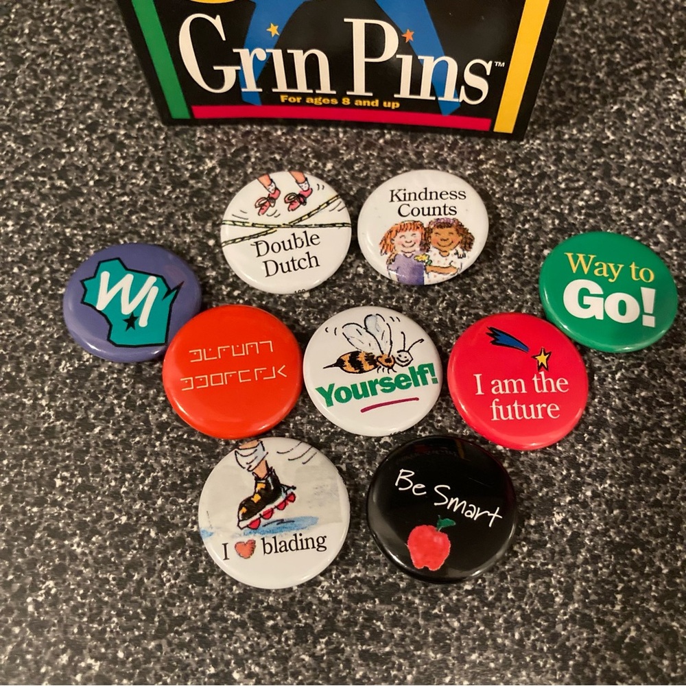 Vintage 1995 American Girl “Grin Pins” (9) Each measuring 1 inch